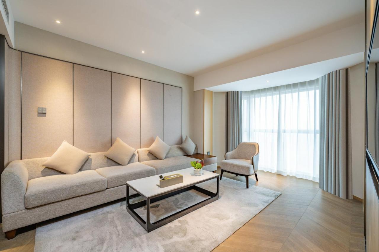Huaxia By Ihg - Overlooking Scenery At Sky View Restaurant Hotel