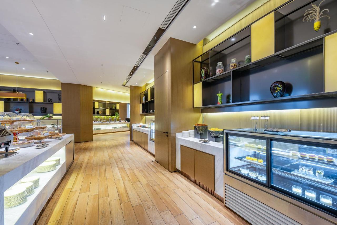 Huaxia By Ihg - Overlooking Scenery At Sky View Restaurant 4*