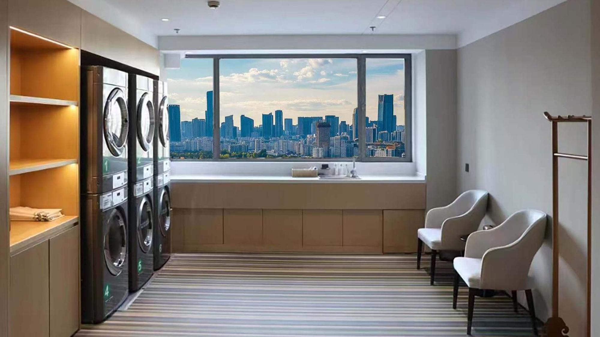 Hotel Huaxia By Ihg - Overlooking Scenery At Sky View Restaurant