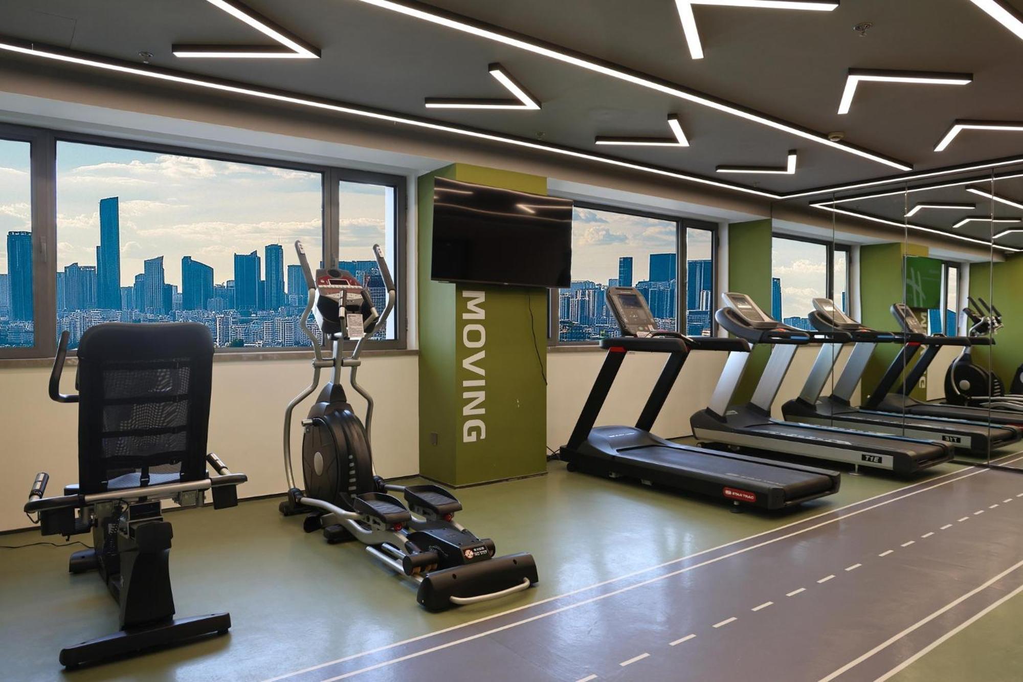 Hotel Huaxia By Ihg - Overlooking Scenery At Sky View Restaurant 4*