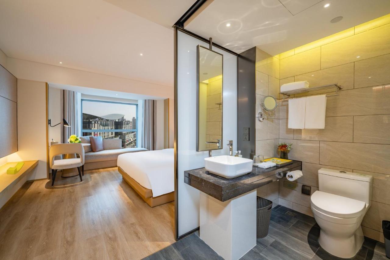 Huaxia By Ihg - Overlooking Scenery At Sky View Restaurant 4*