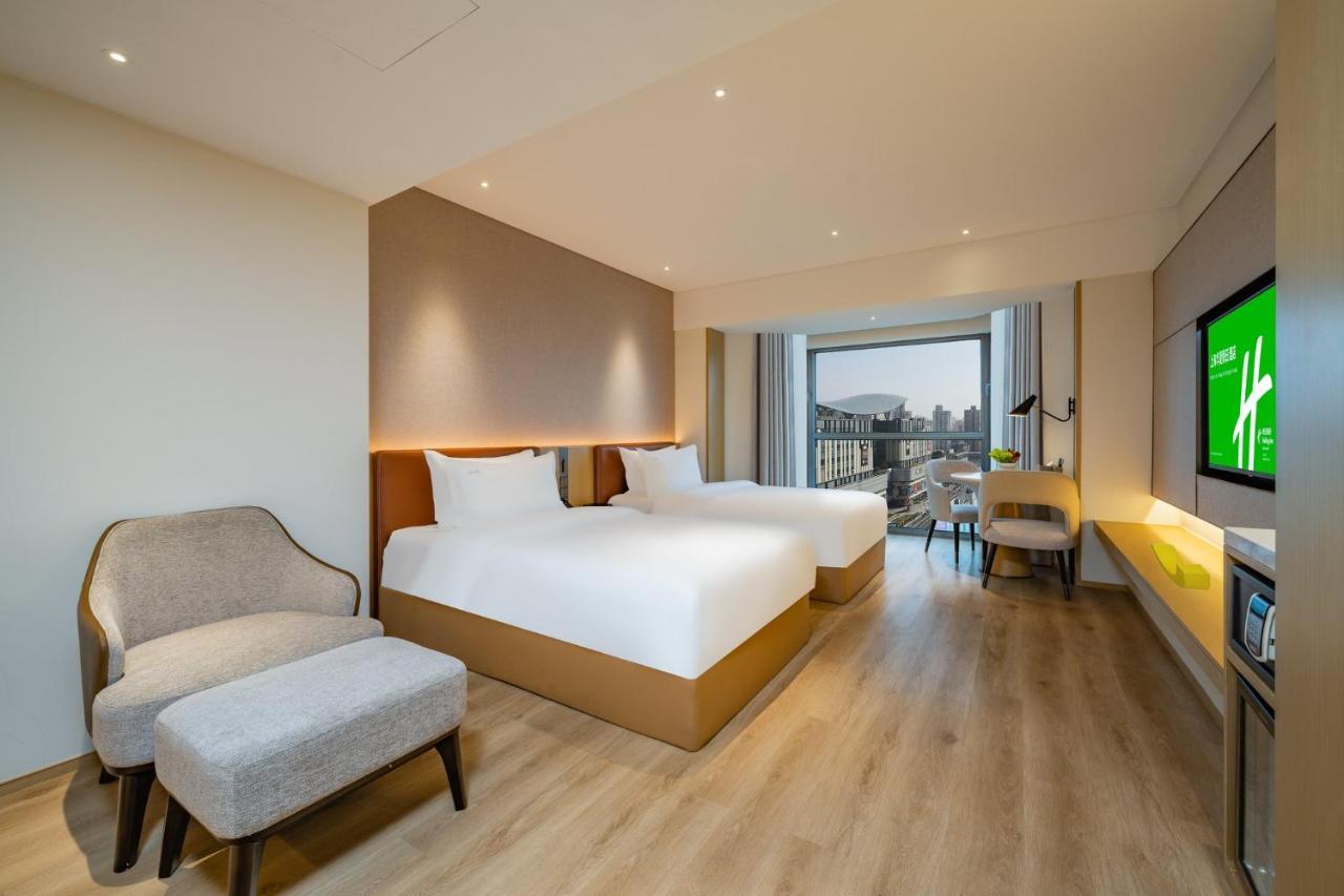 Huaxia By Ihg - Overlooking Scenery At Sky View Restaurant 4*