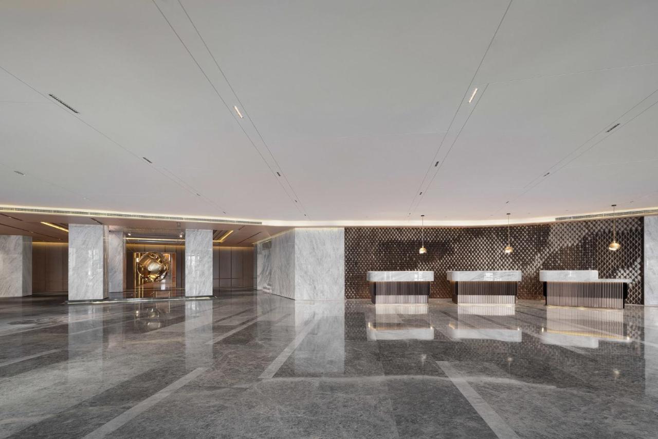 Huaxia By Ihg - Overlooking Scenery At Sky View Restaurant 4*