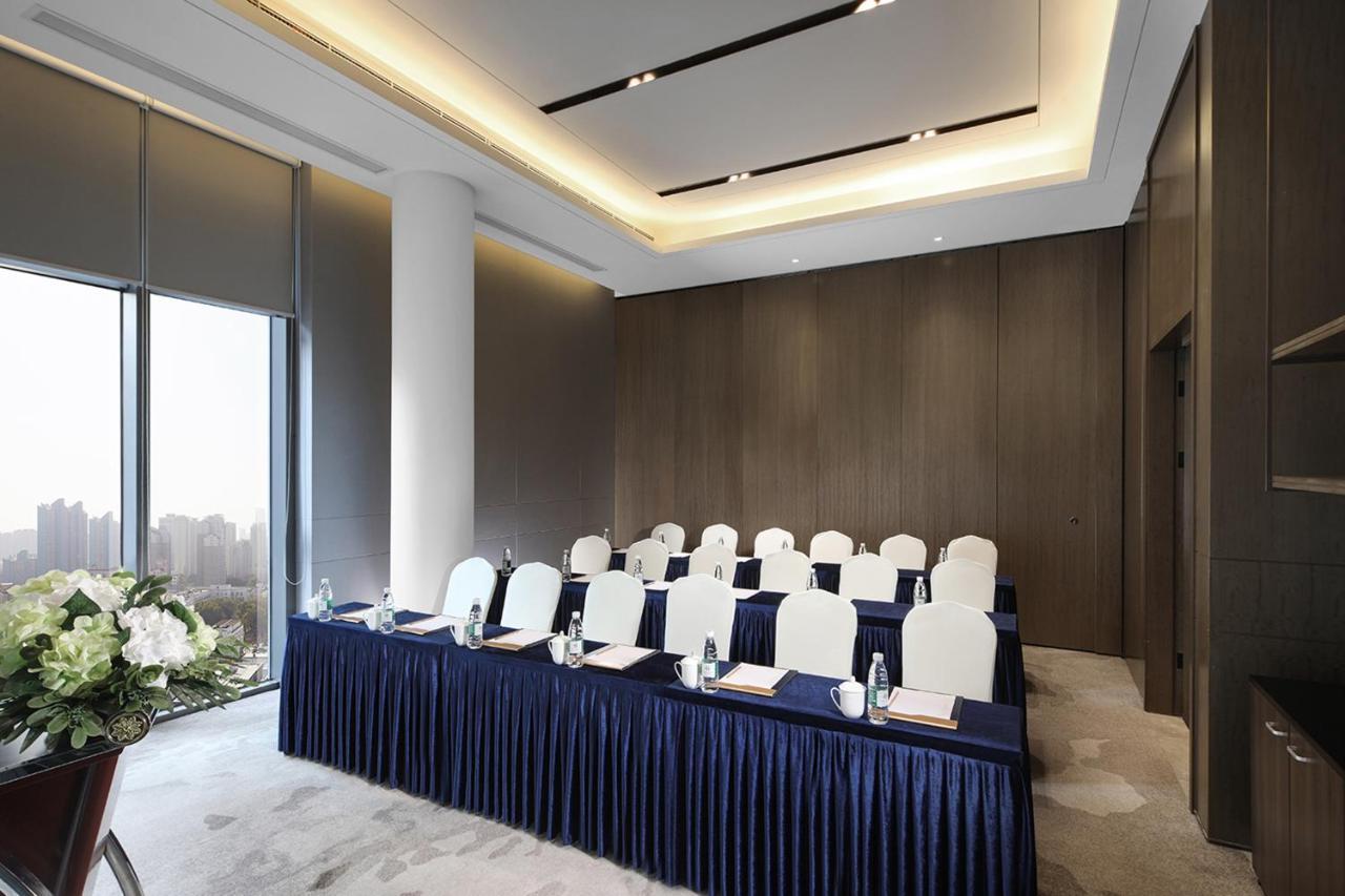 Huaxia By Ihg - Overlooking Scenery At Sky View Restaurant Hotel