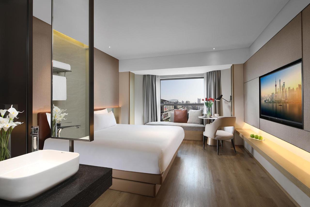 Huaxia By Ihg - Overlooking Scenery At Sky View Restaurant Hotel 4*